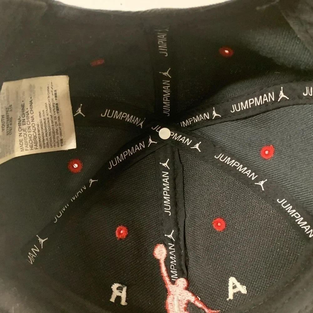 Jordan hat slightly